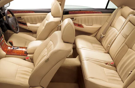 Toyota Crown ROYAL SALOON (GRS182)
