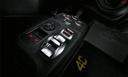 Alfa Romeo 4C Spider BASE GRADE (96018)