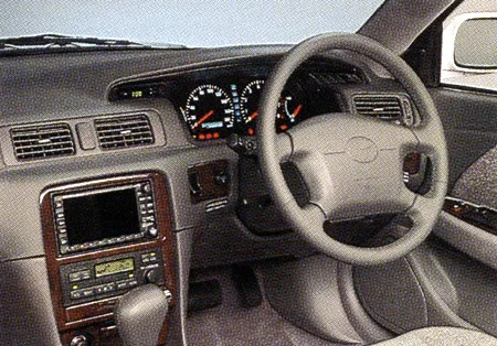 Toyota Markii Qualis 2.5Four (MCV25W)