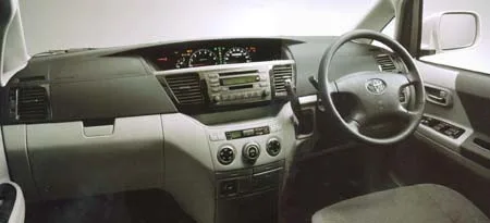 Toyota Voxy Z (AZR65G)