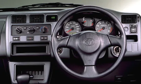 Toyota RAV4L L V E VERSION (SXA16G)