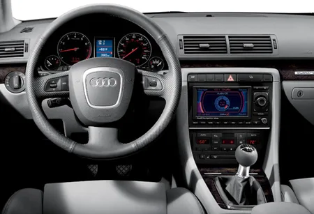 Audi A4 2.0TFSI QUATTRO ATTRACTION (8EBFB / 8EBWEF)