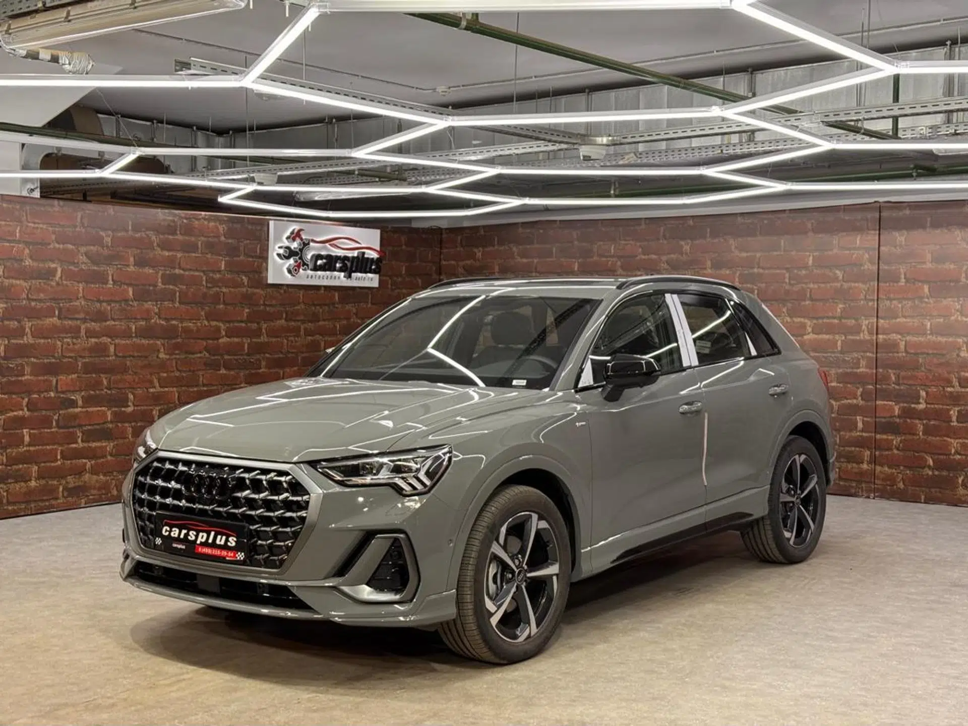 Автомобили в салоне