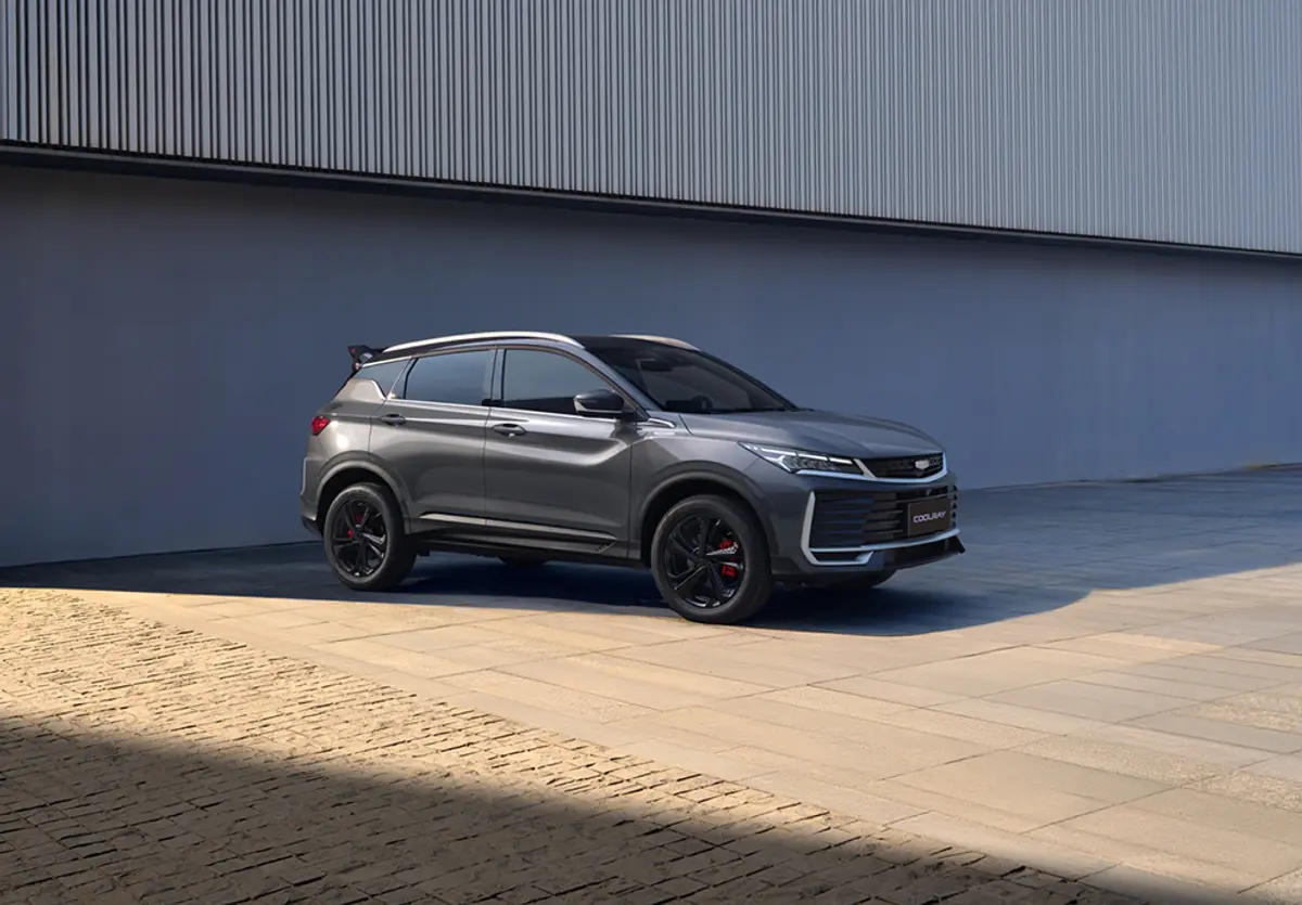 Geely Coolray стал доступен в двух новых цветах