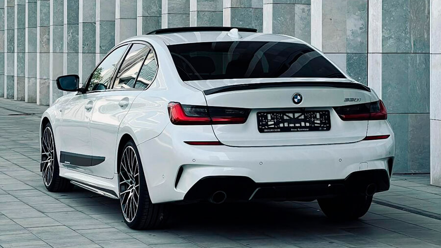 BMW 330i