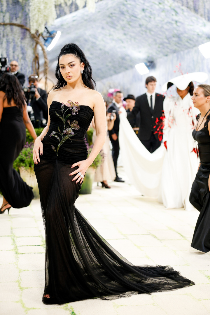 Saint Laurent 2026 жылғы Met Gala-дағы жетекші бренд: 12 дәлел - Жаңалықтар Viled.kz - сурет 6