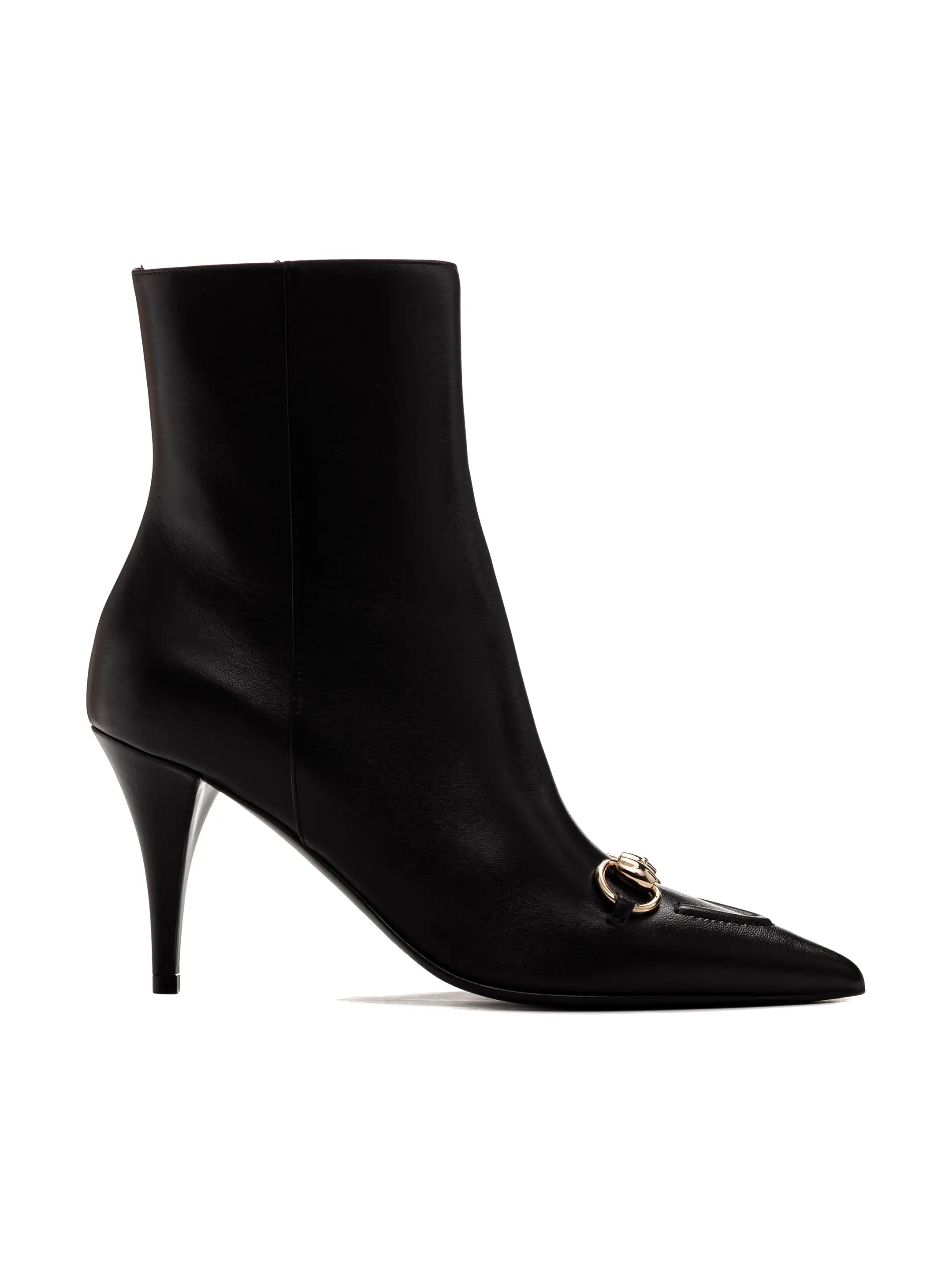 Жігіттер өз аузына тамып жатыр (фото)