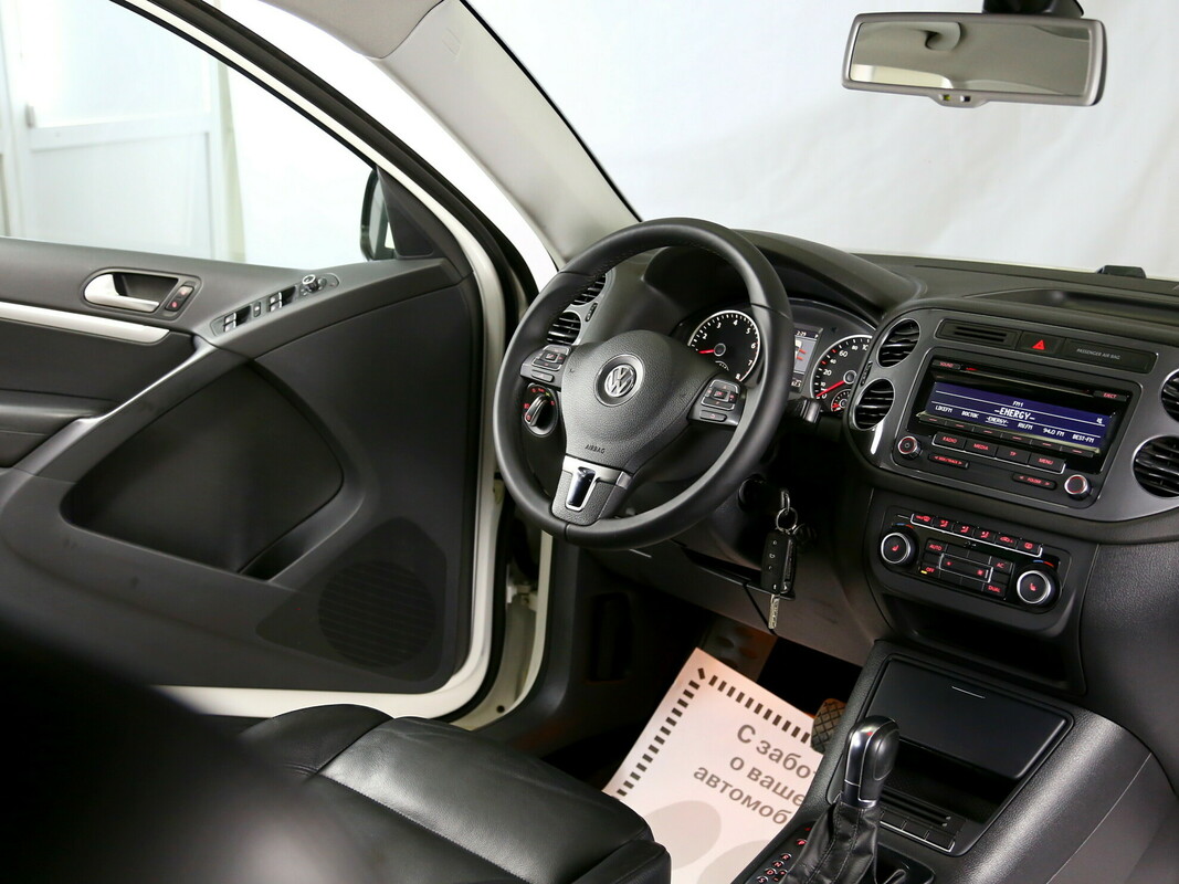 Volkswagen Tiguan 2012 Interior