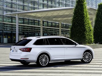 Skoda Superb Combi