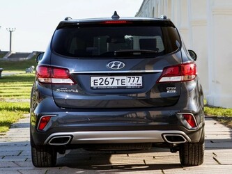 Hyundai Grand Santa Fe