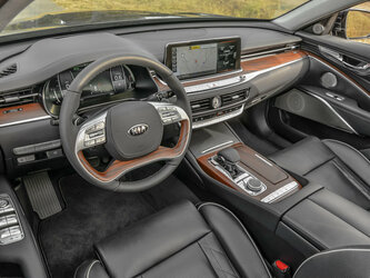 KIA K900