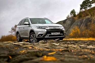 Mitsubishi Outlander 7 Мест