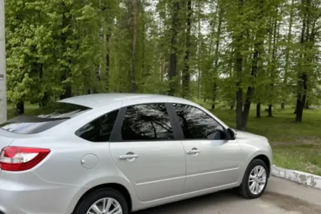 Гранта Лифтбек