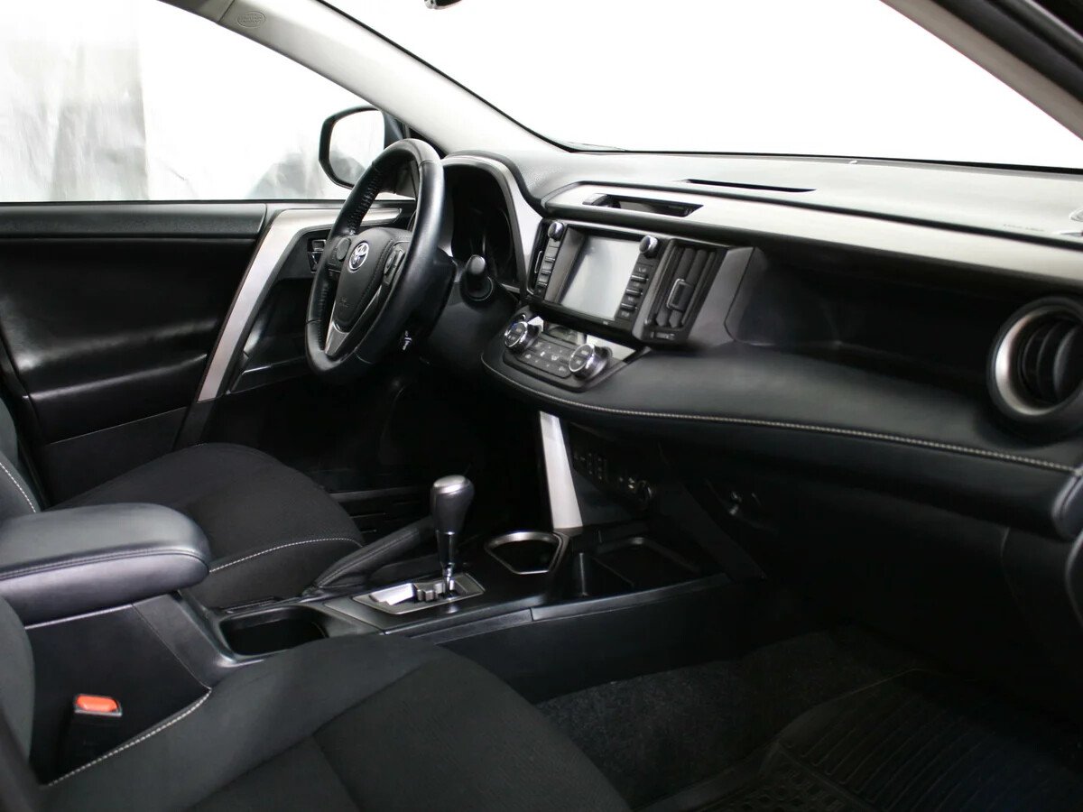Toyota RAV4, IV (XA40) Рестайлинг