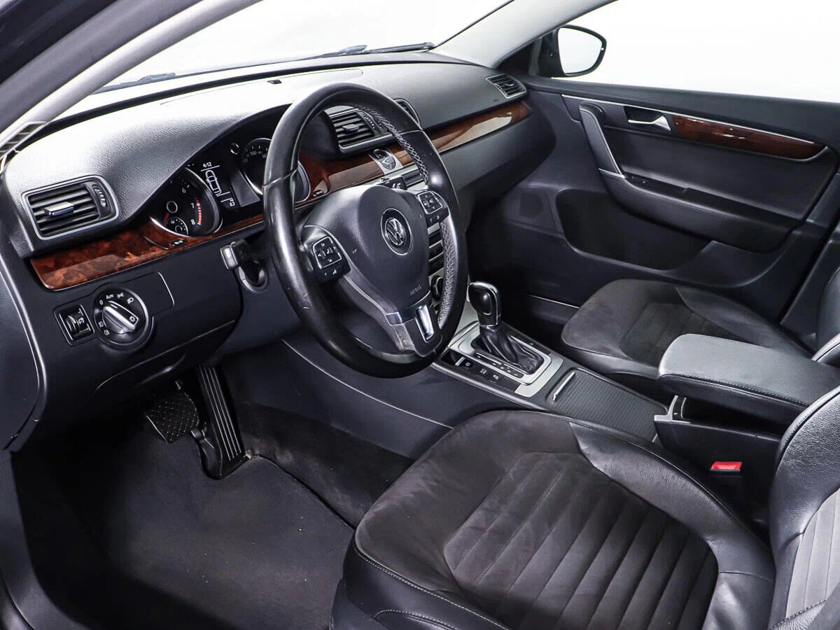 Volkswagen Passat, B7