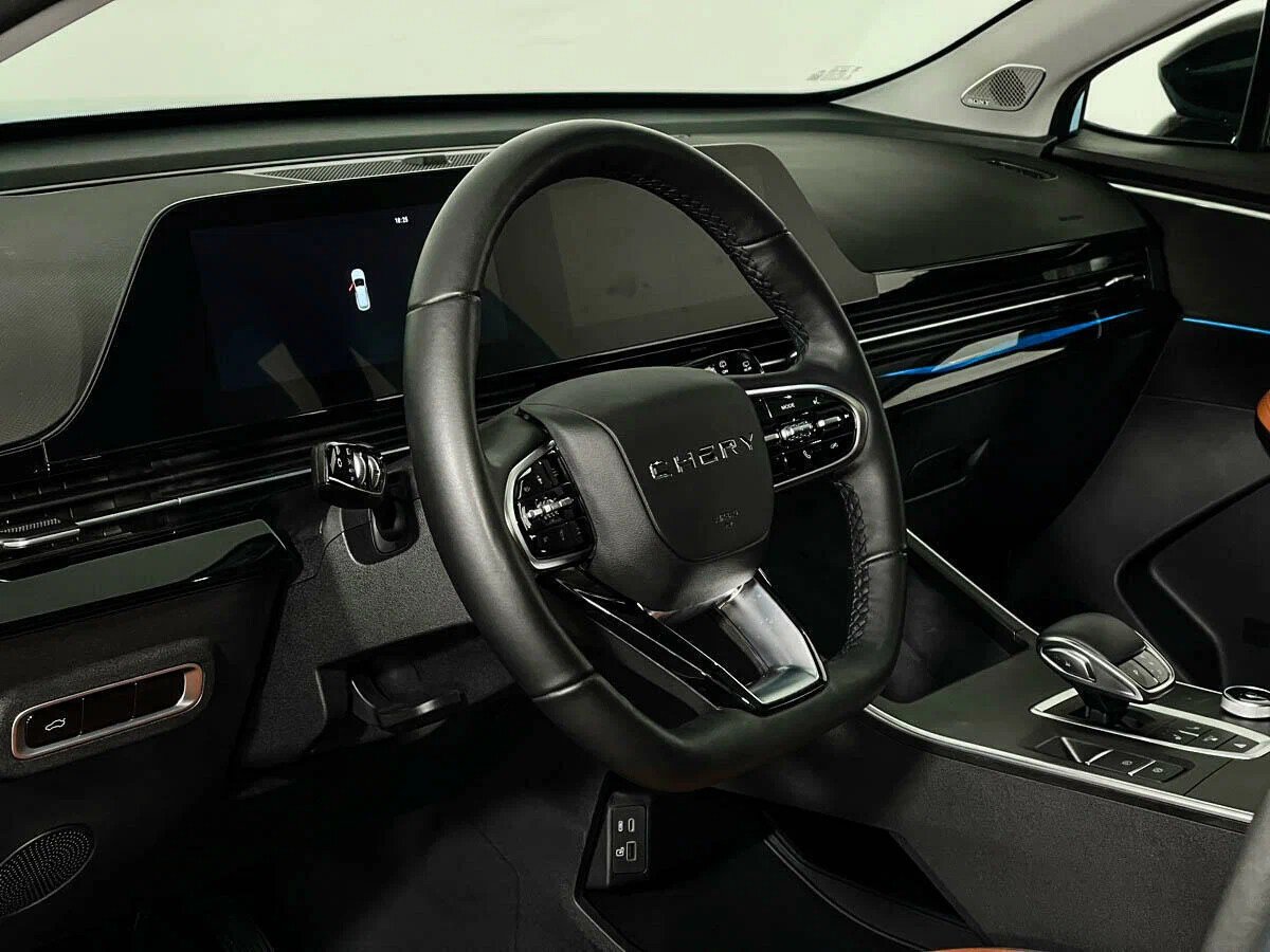 Omoda C5, I