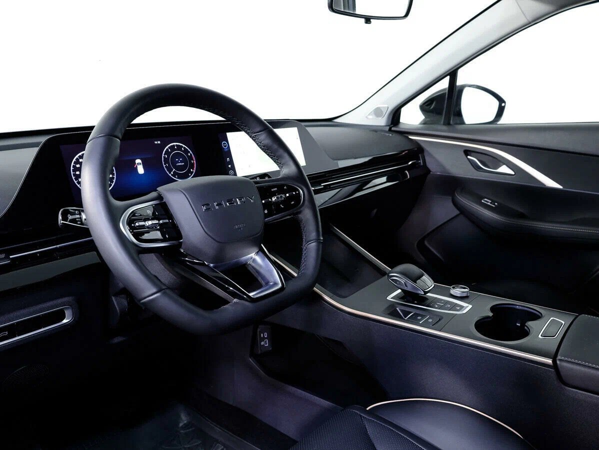 Omoda C5, I