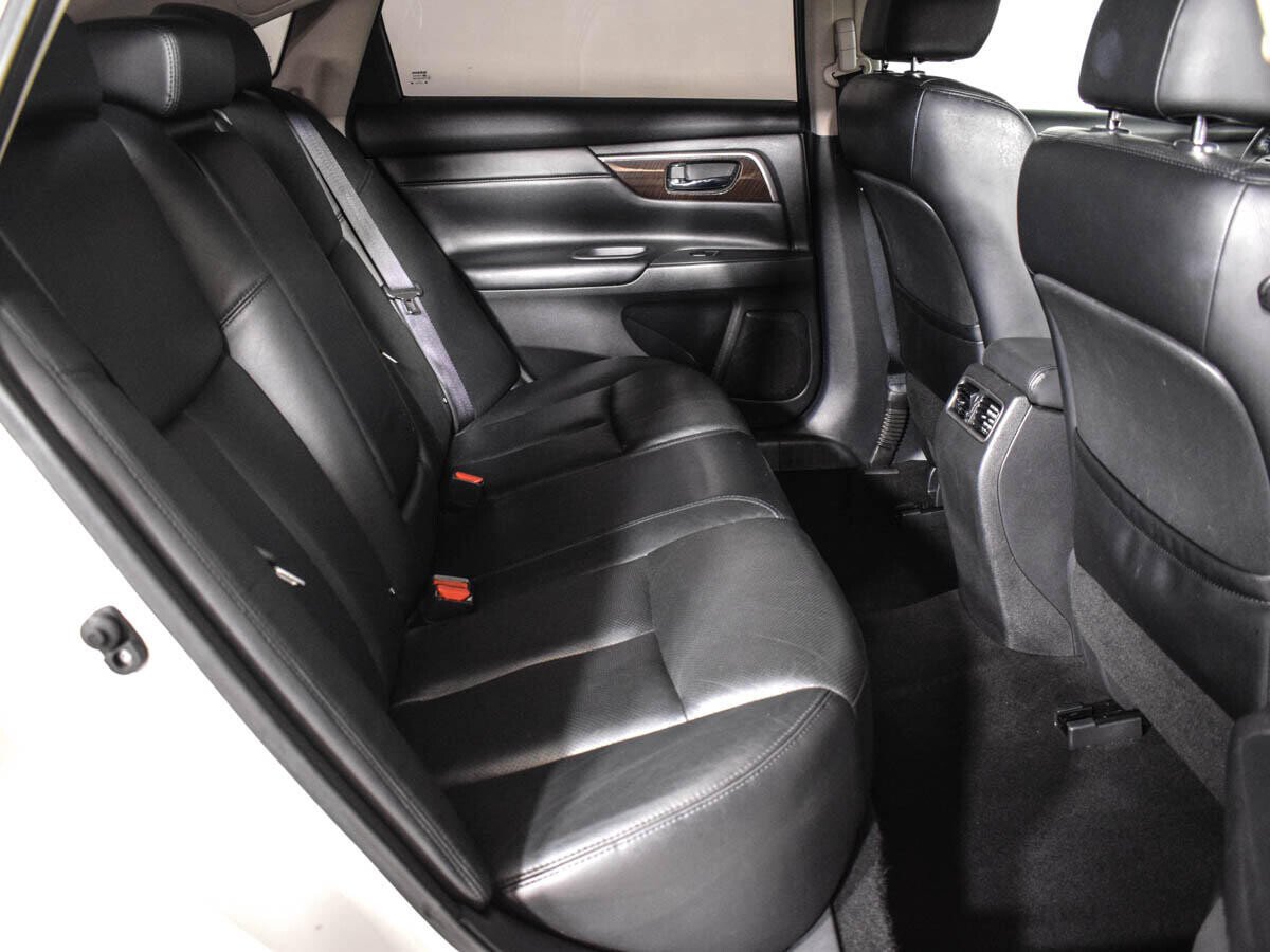 Nissan Teana, III