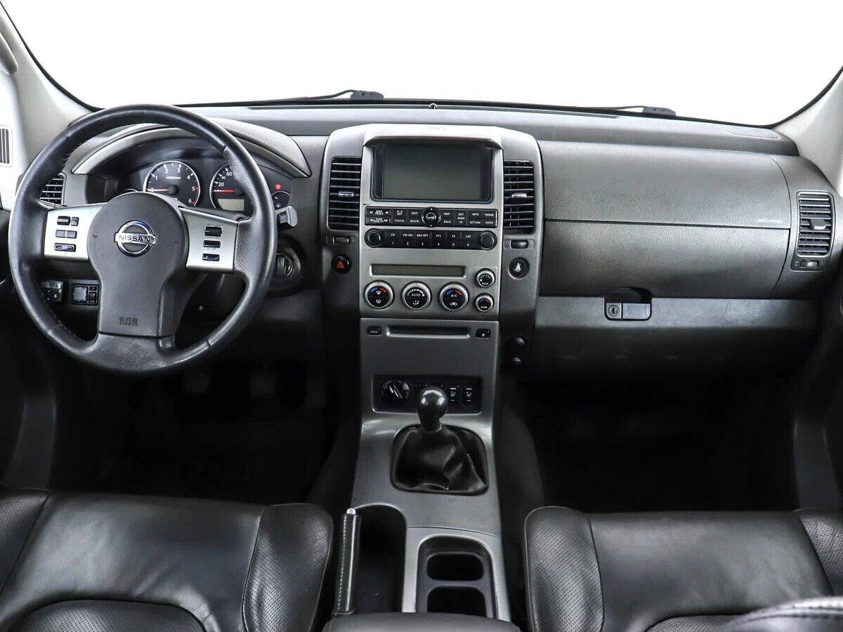 Nissan Pathfinder, III