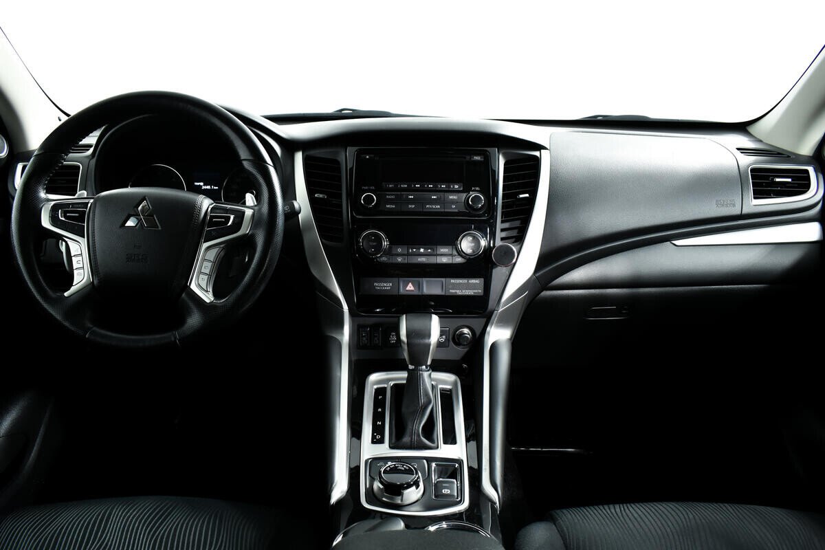 Mitsubishi Pajero Sport, III