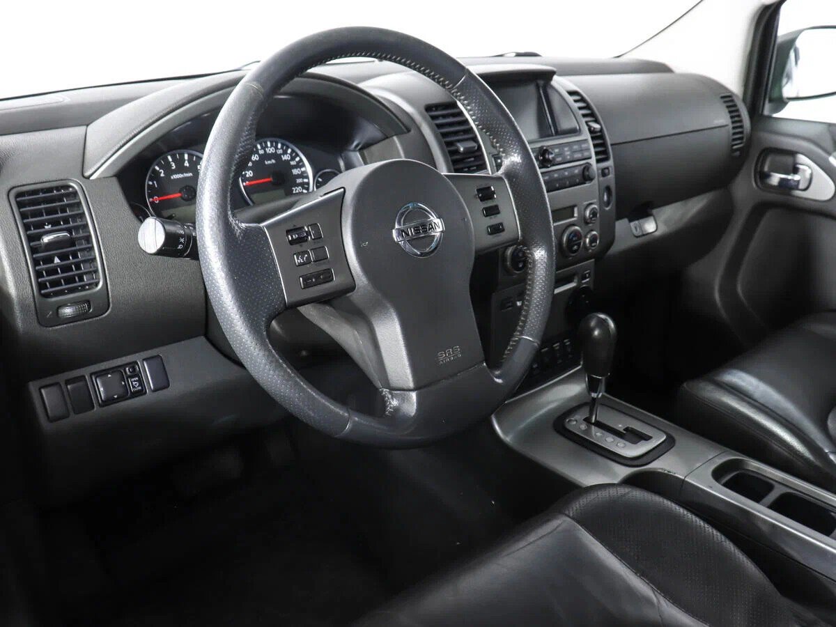 Nissan Pathfinder, III