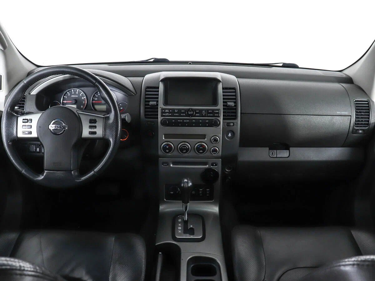 Nissan Pathfinder, III