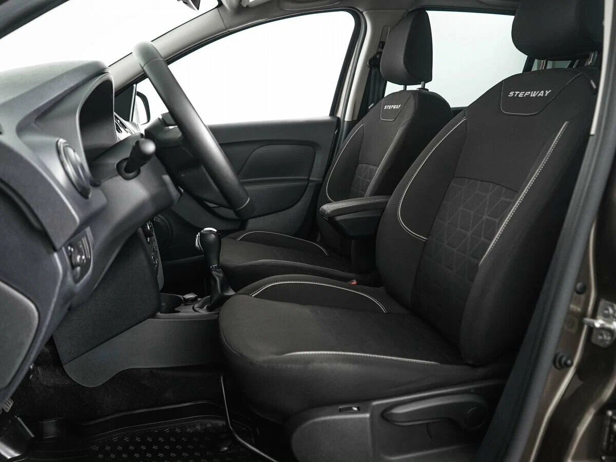 Renault Sandero, II Рестайлинг