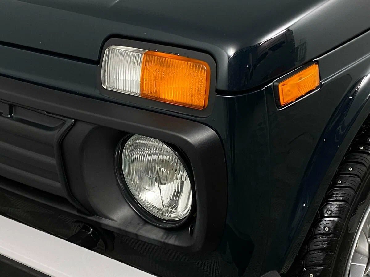 Lada Niva Legend