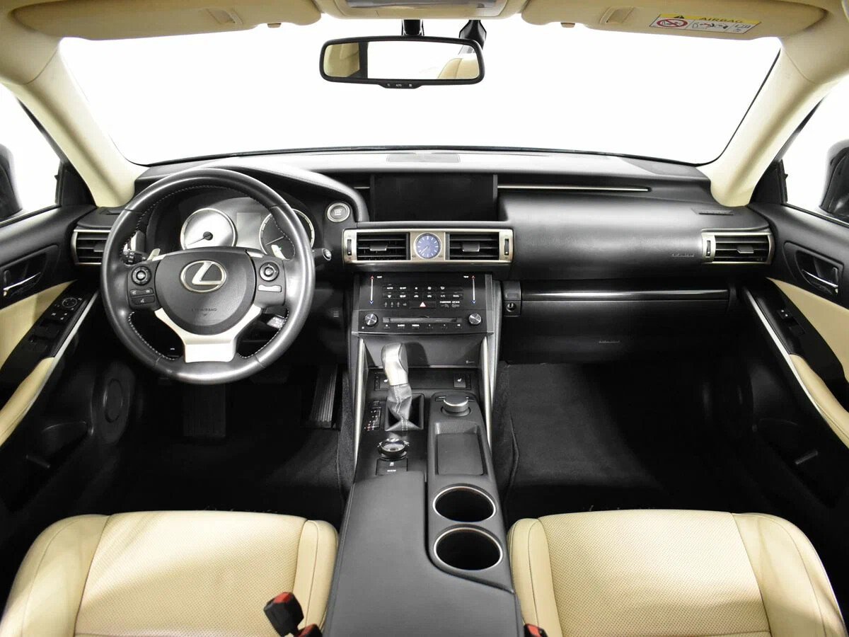 Lexus IS, III