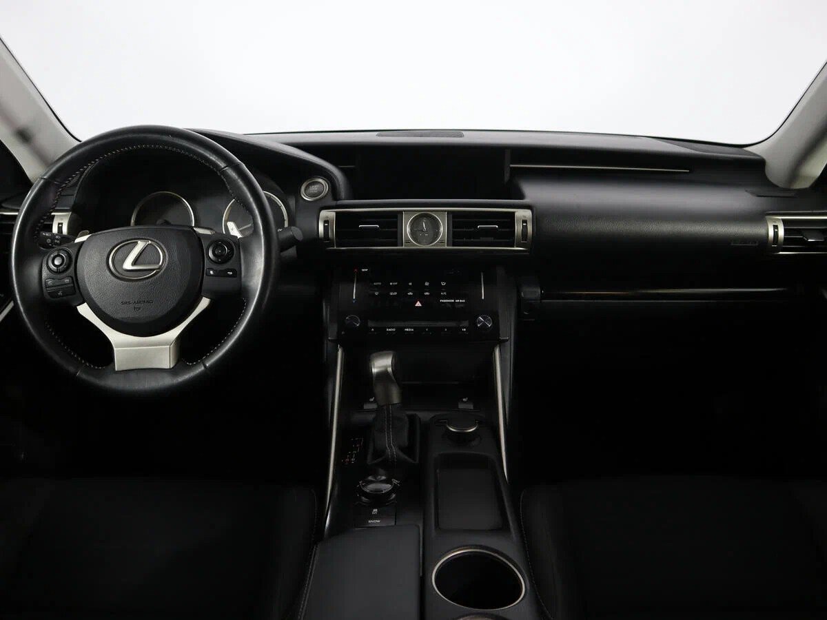 Lexus IS, III