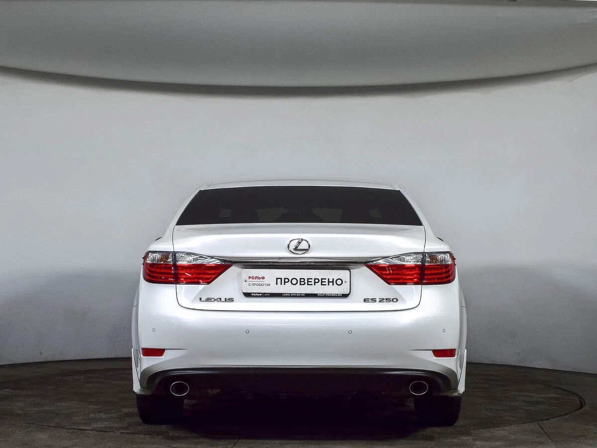 Lexus ES, VI