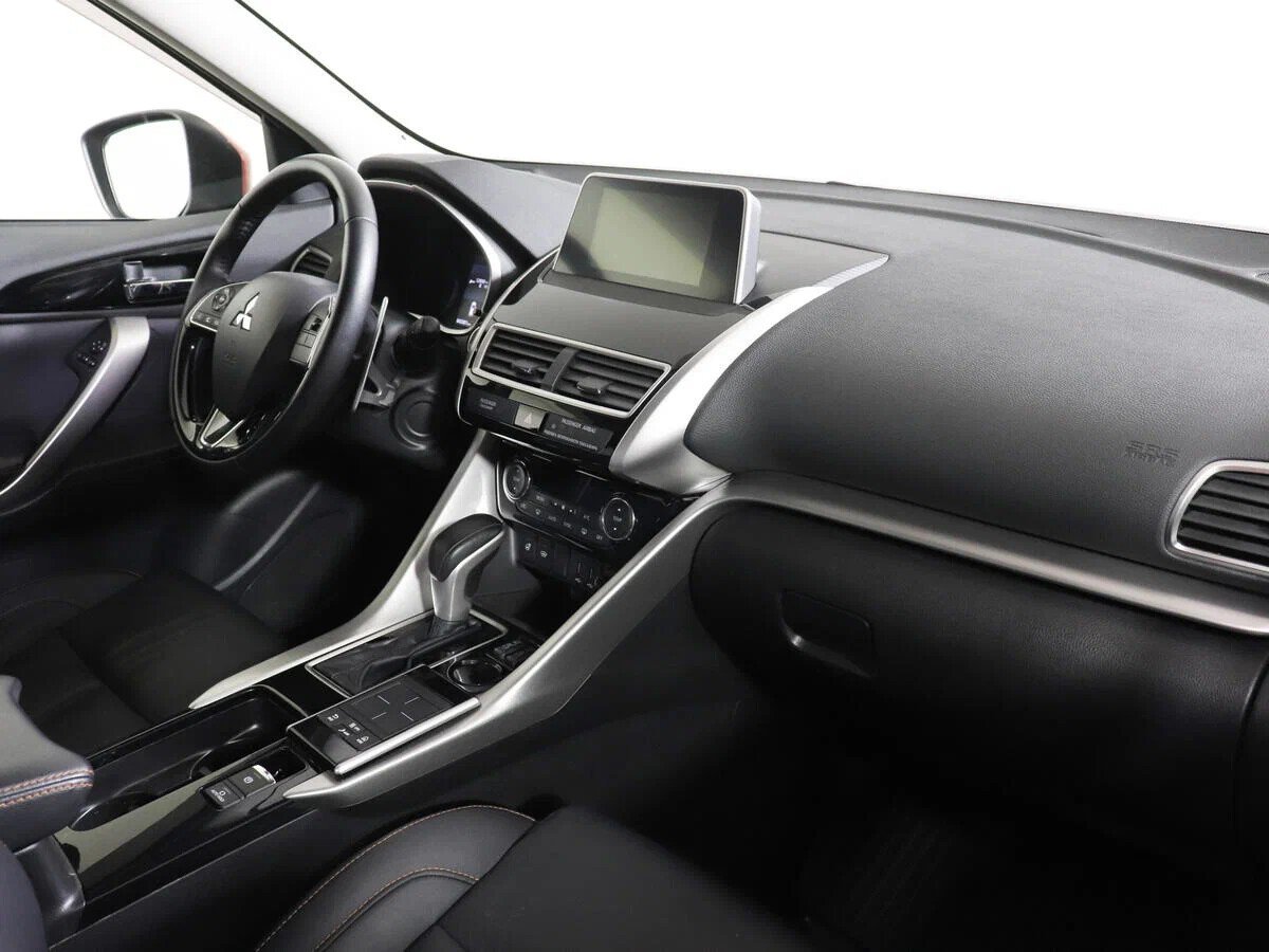 Mitsubishi Eclipse Cross, I