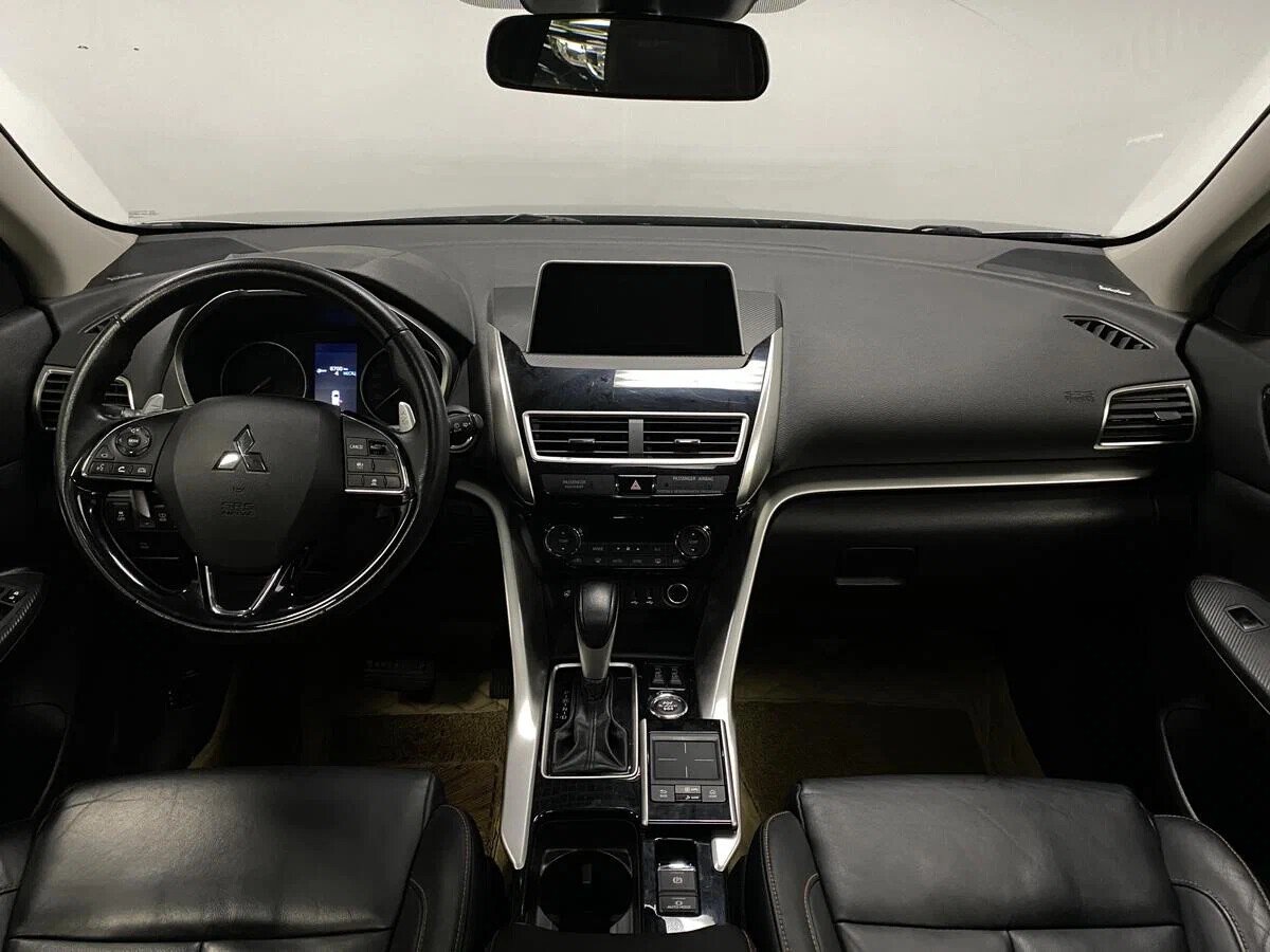 Mitsubishi Eclipse Cross, I