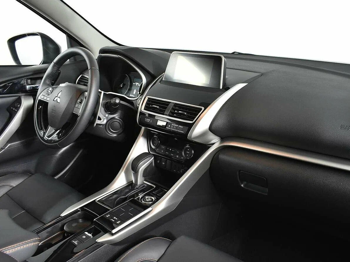 Mitsubishi Eclipse Cross, I