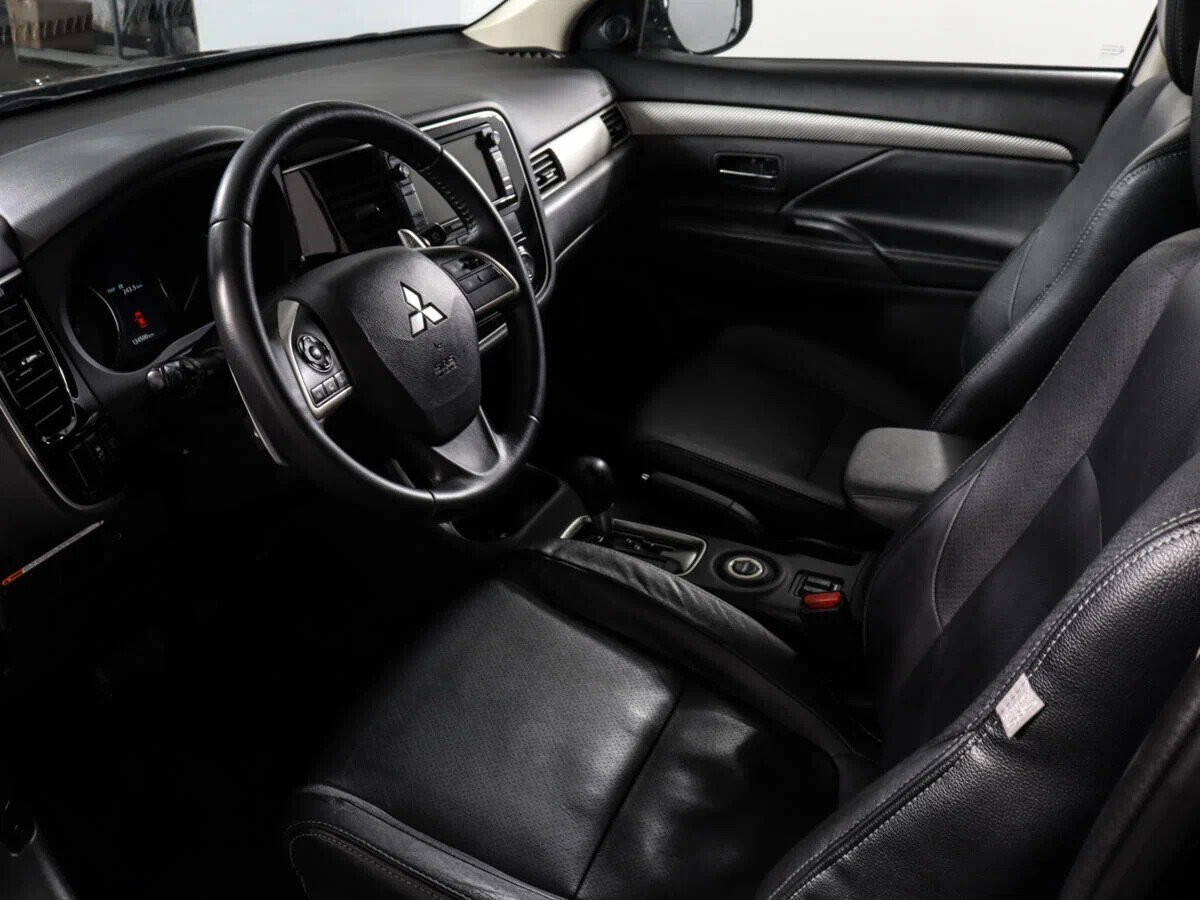 Mitsubishi Outlander, III