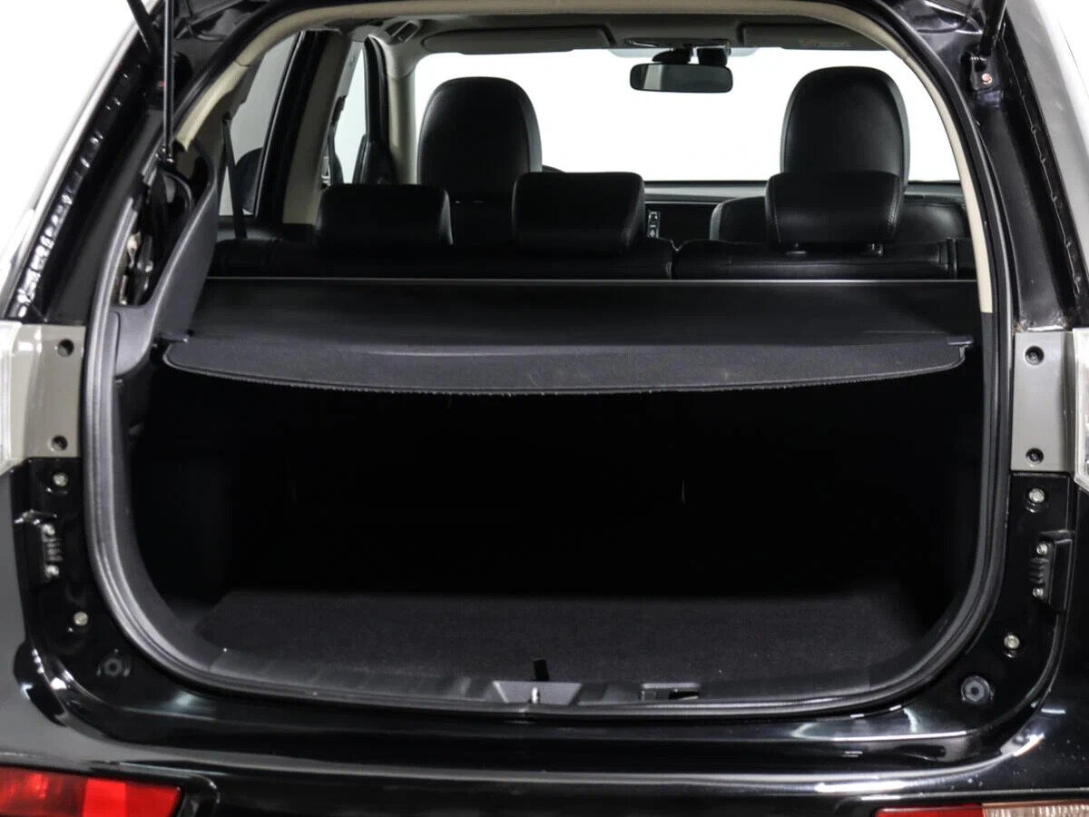 Mitsubishi Outlander, III