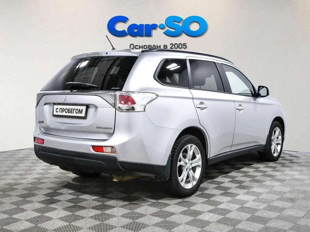 Mitsubishi Outlander, III