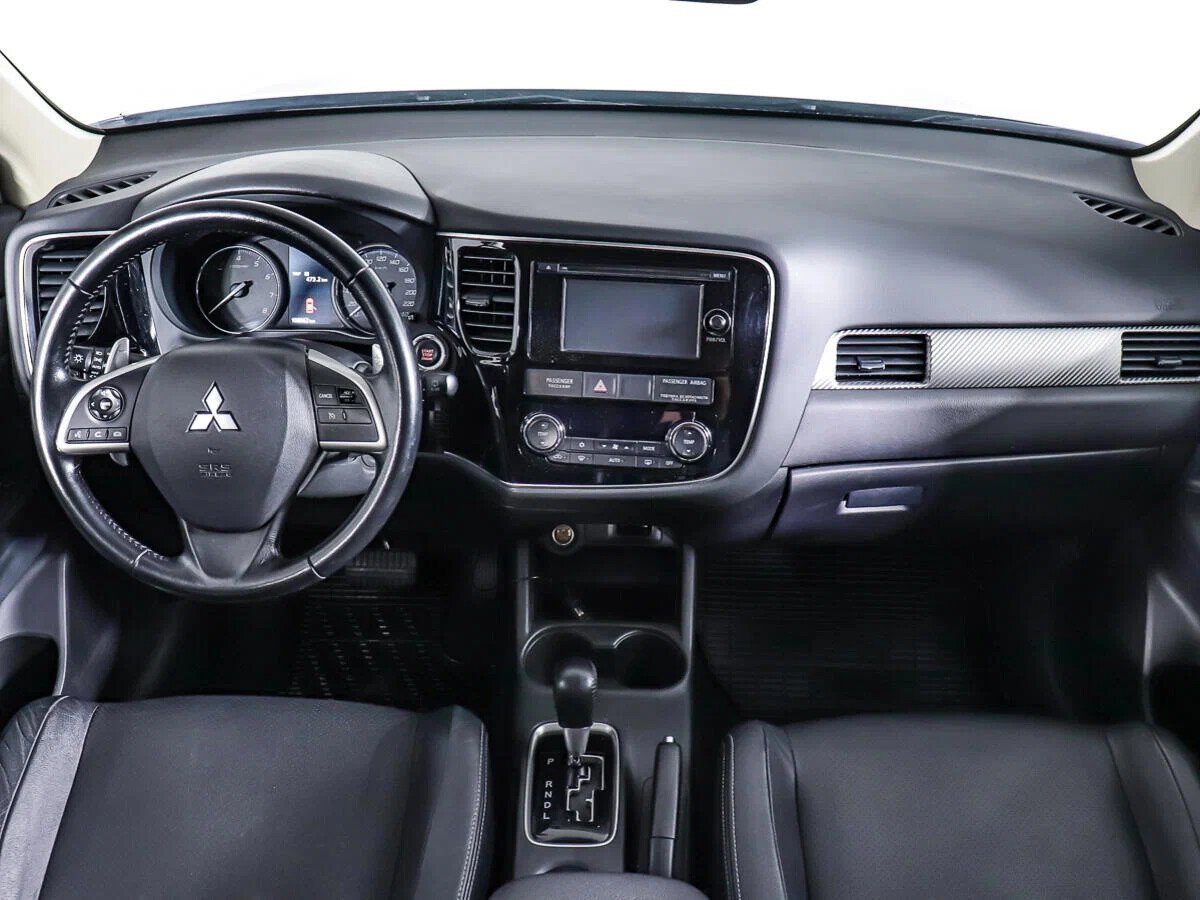 Mitsubishi Outlander, III