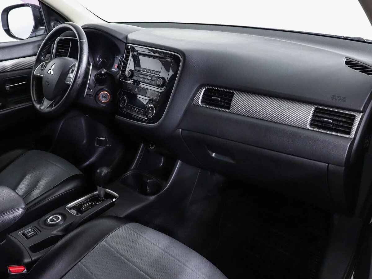 Mitsubishi Outlander, III