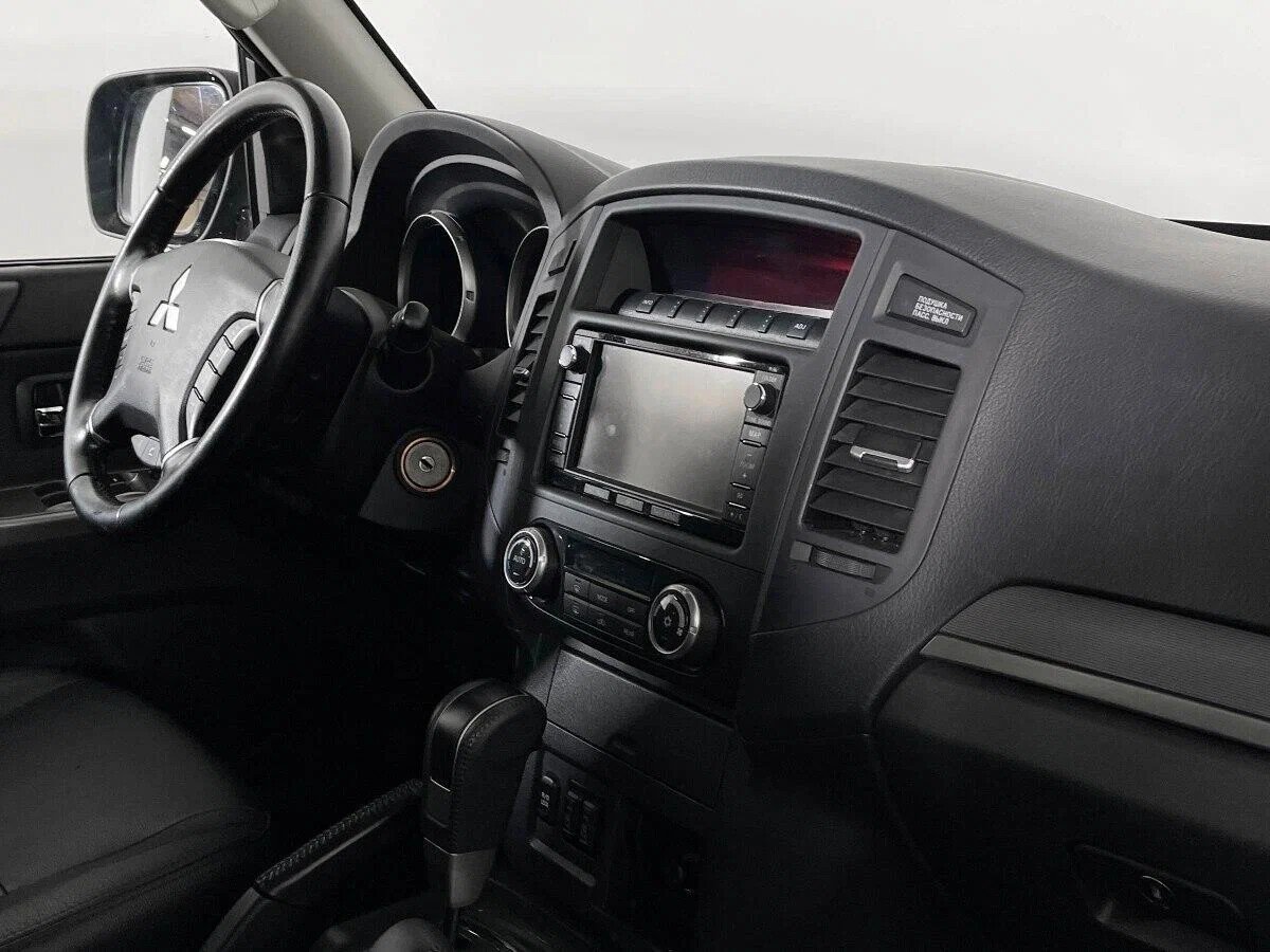 Mitsubishi Pajero, IV Рестайлинг 1