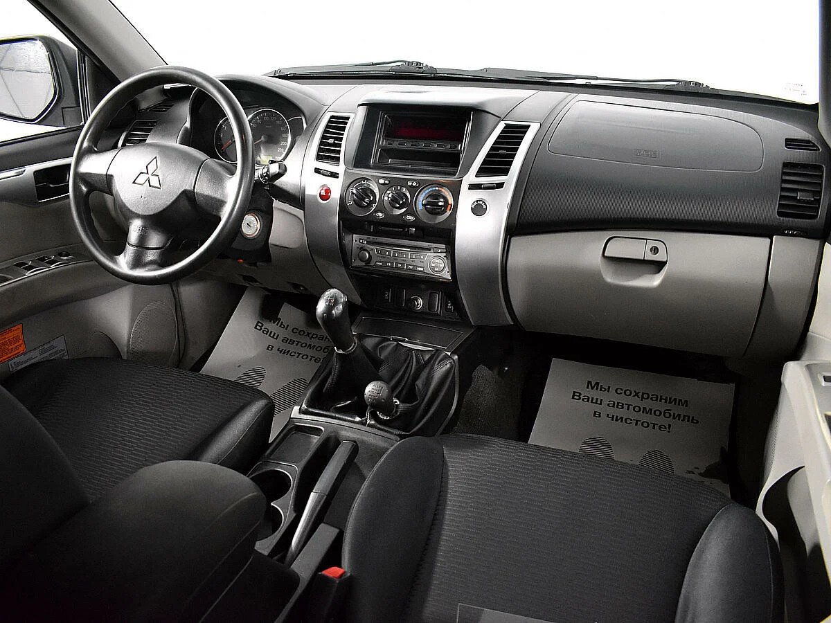 Mitsubishi Pajero Sport, II