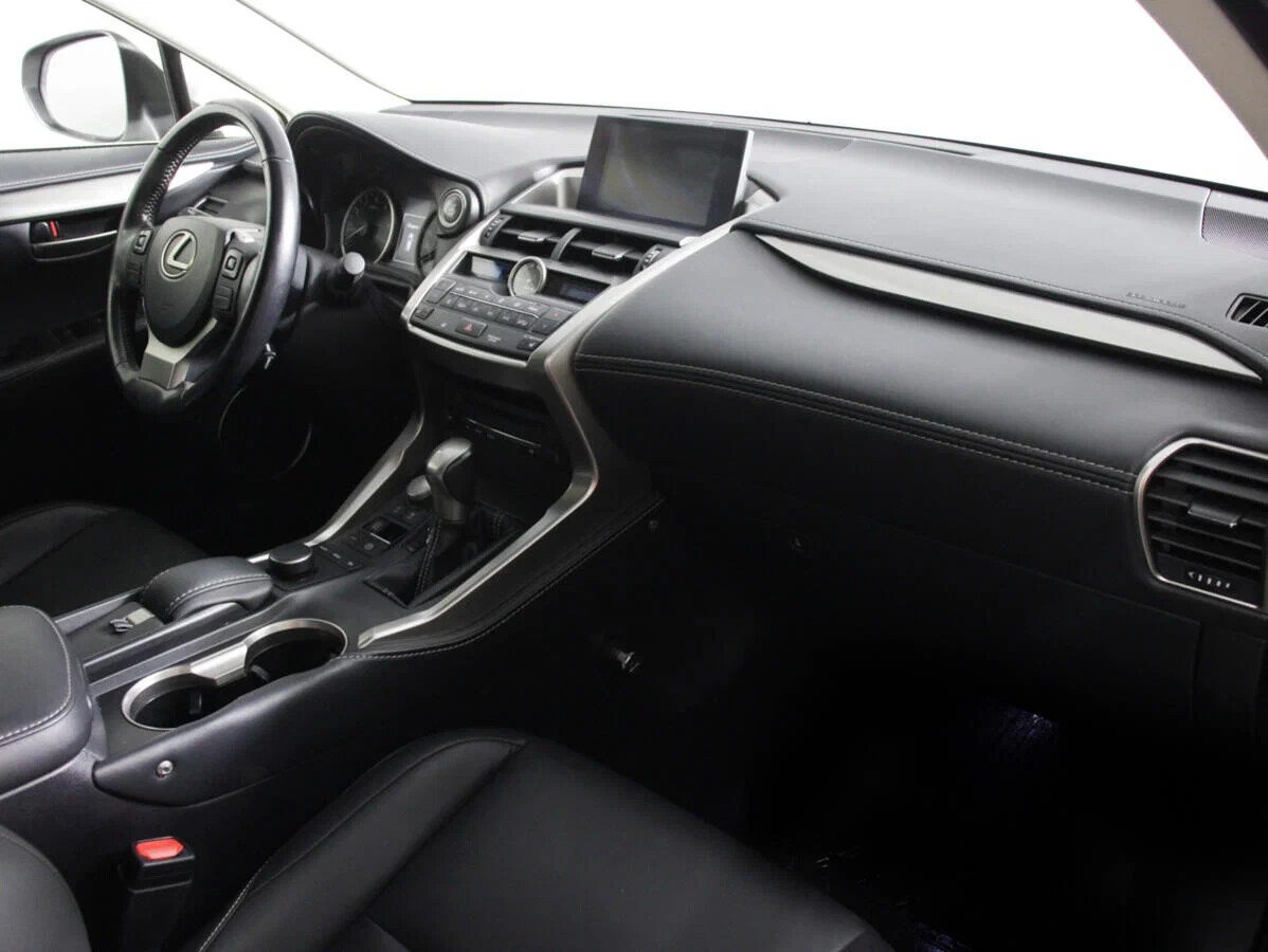 Lexus NX, I