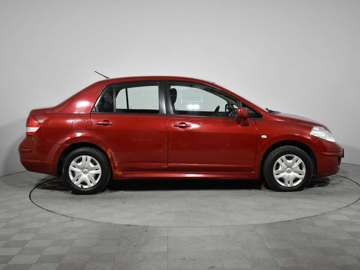 Nissan Tiida