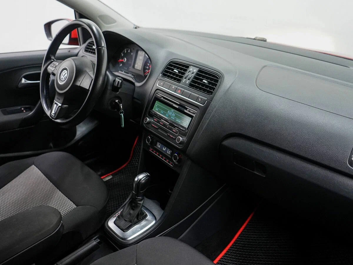 Volkswagen Polo, V