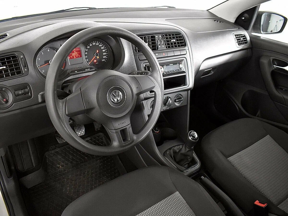 Volkswagen Polo, V