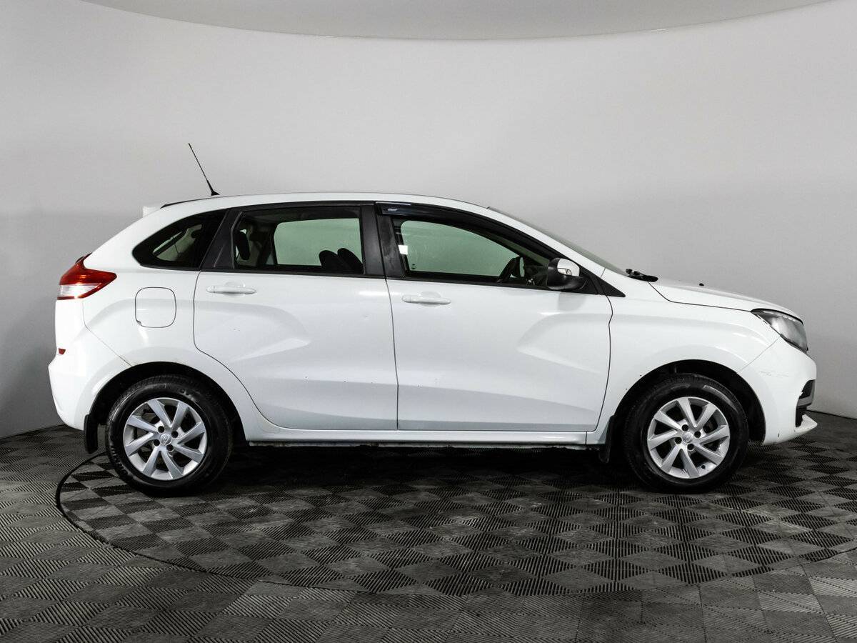 Lada XRAY