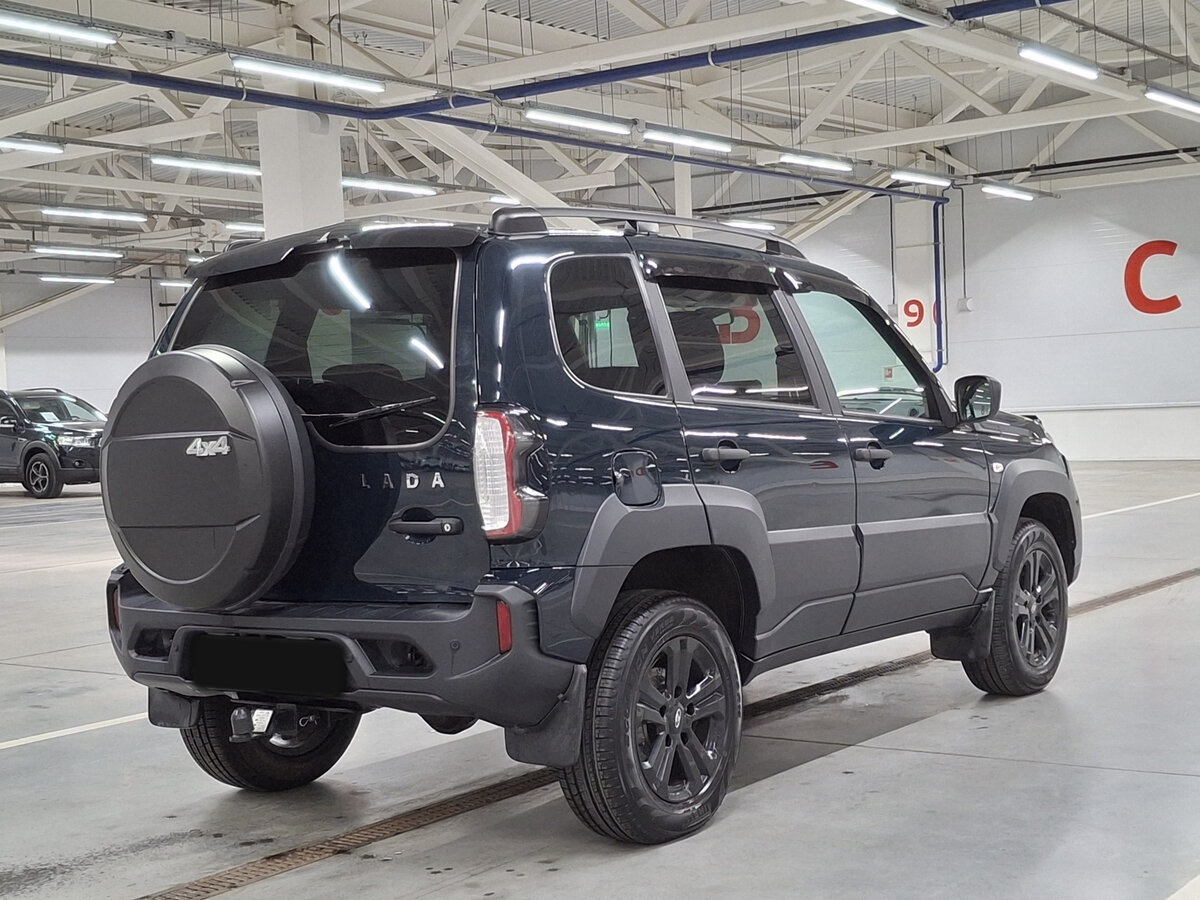 Lada Niva Travel