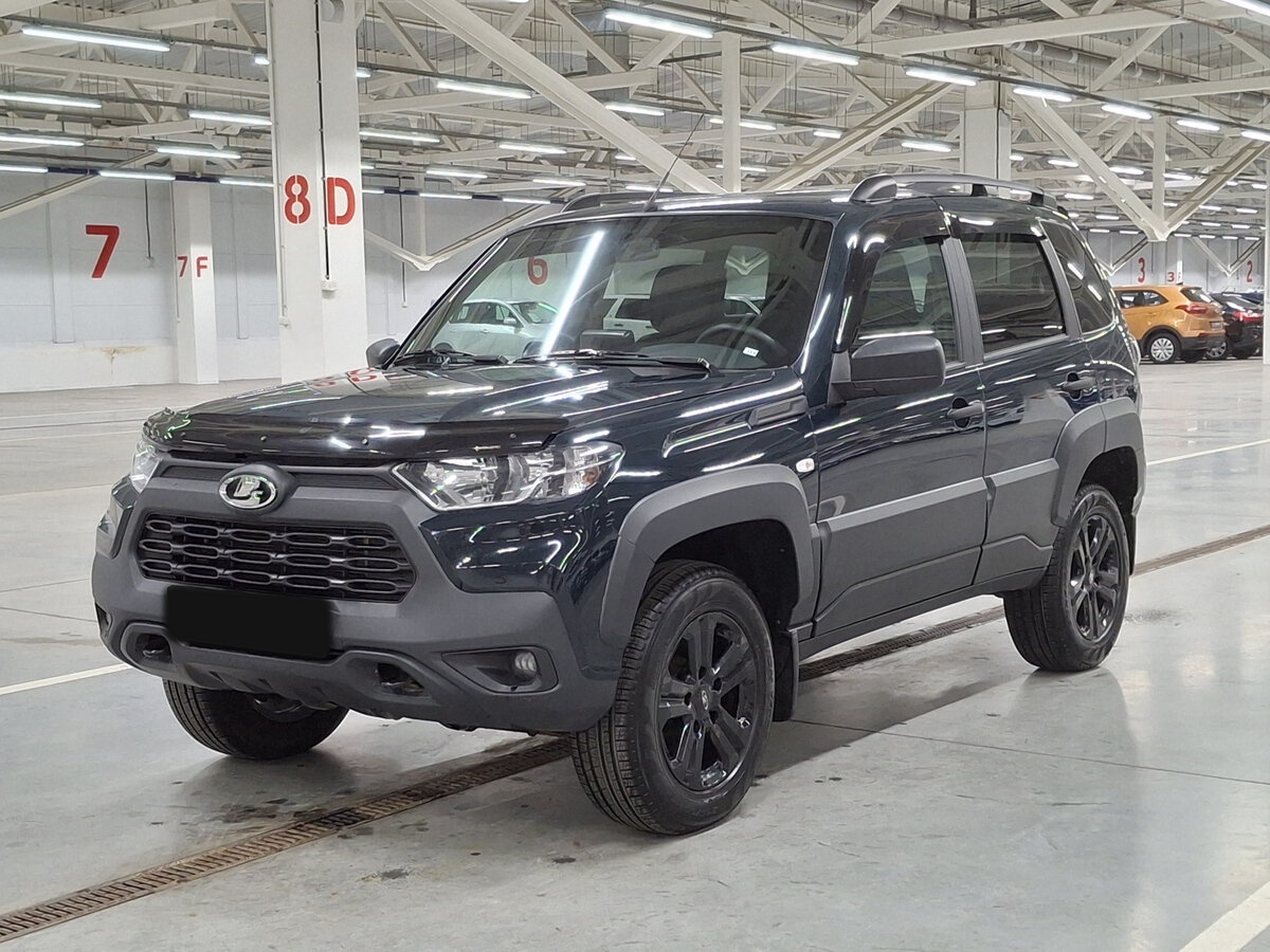 Lada Niva Travel