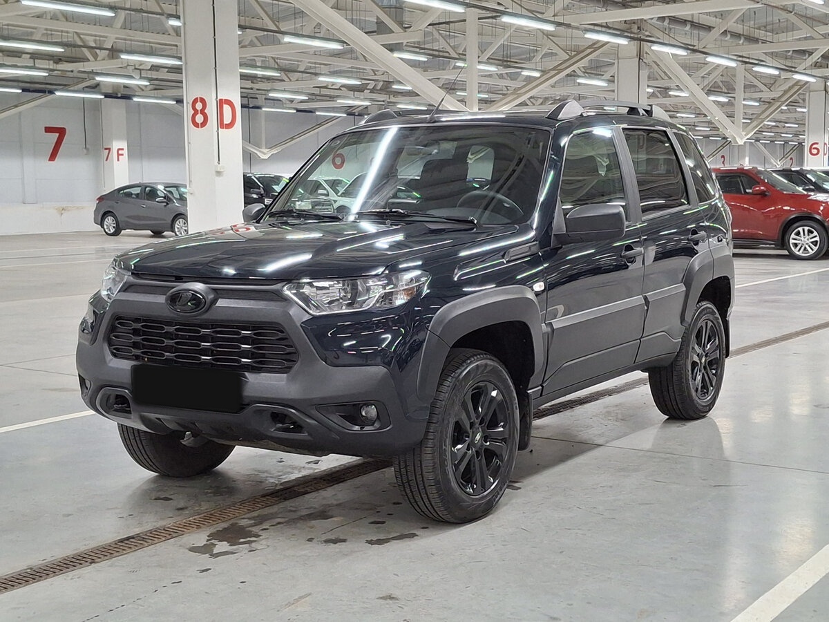 Lada Niva Travel