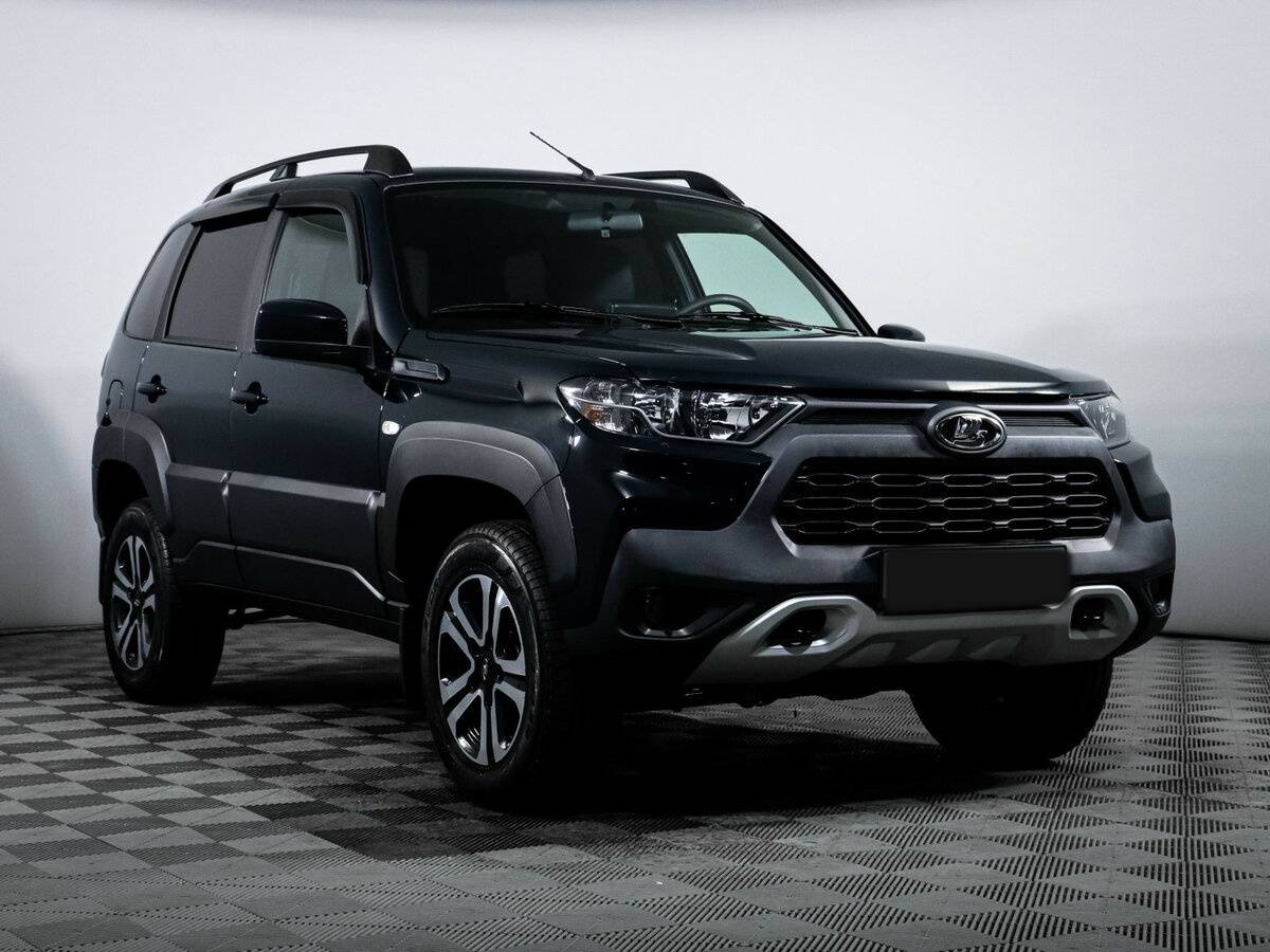 Lada Niva Travel